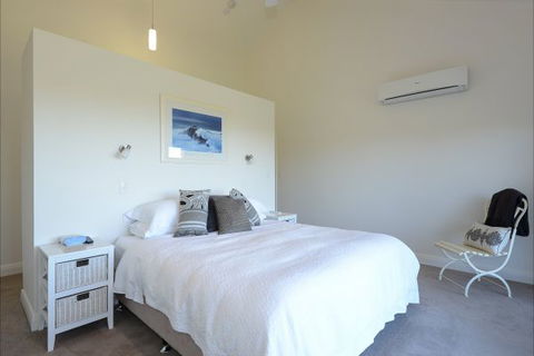 A Seascape Retreat - Maitland Accommodation 5